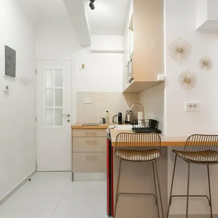 Ototo Stylish Living At Afentouli 2b *